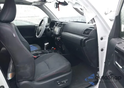 2024 Toyota 4Runner Trd Off Road Premium из США, поврежденный, VIN JTERU5JR5R6267713